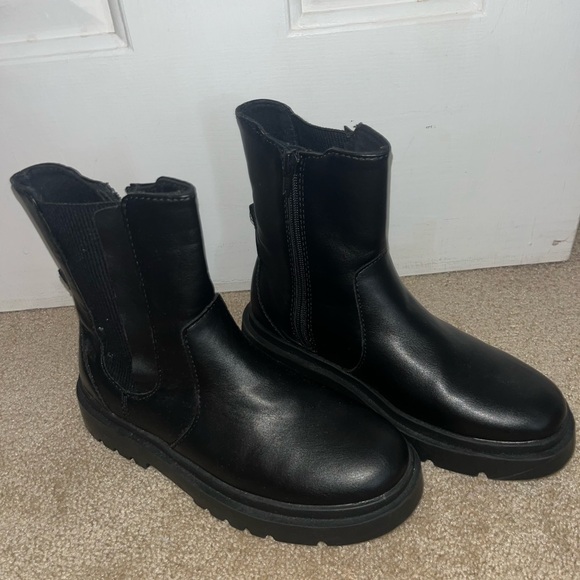 Zara kids never worn boots - Picture 3 of 6